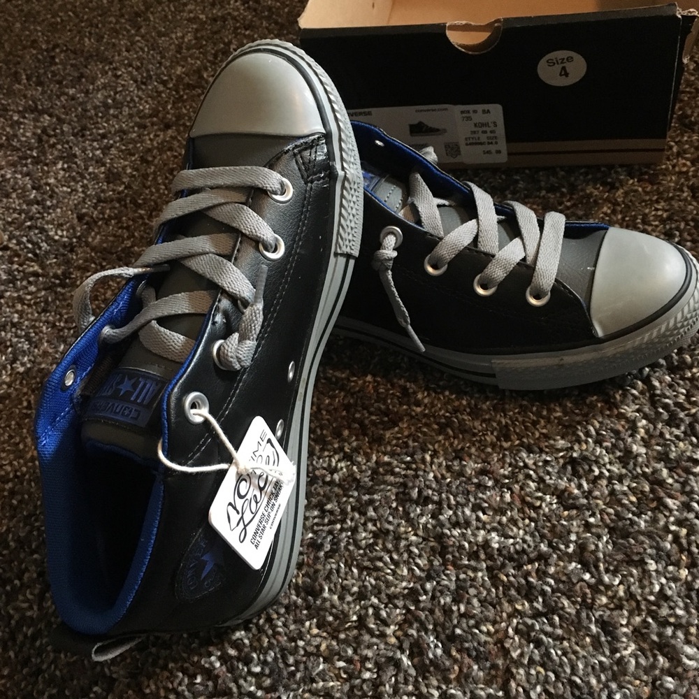 Size 4 junior converse